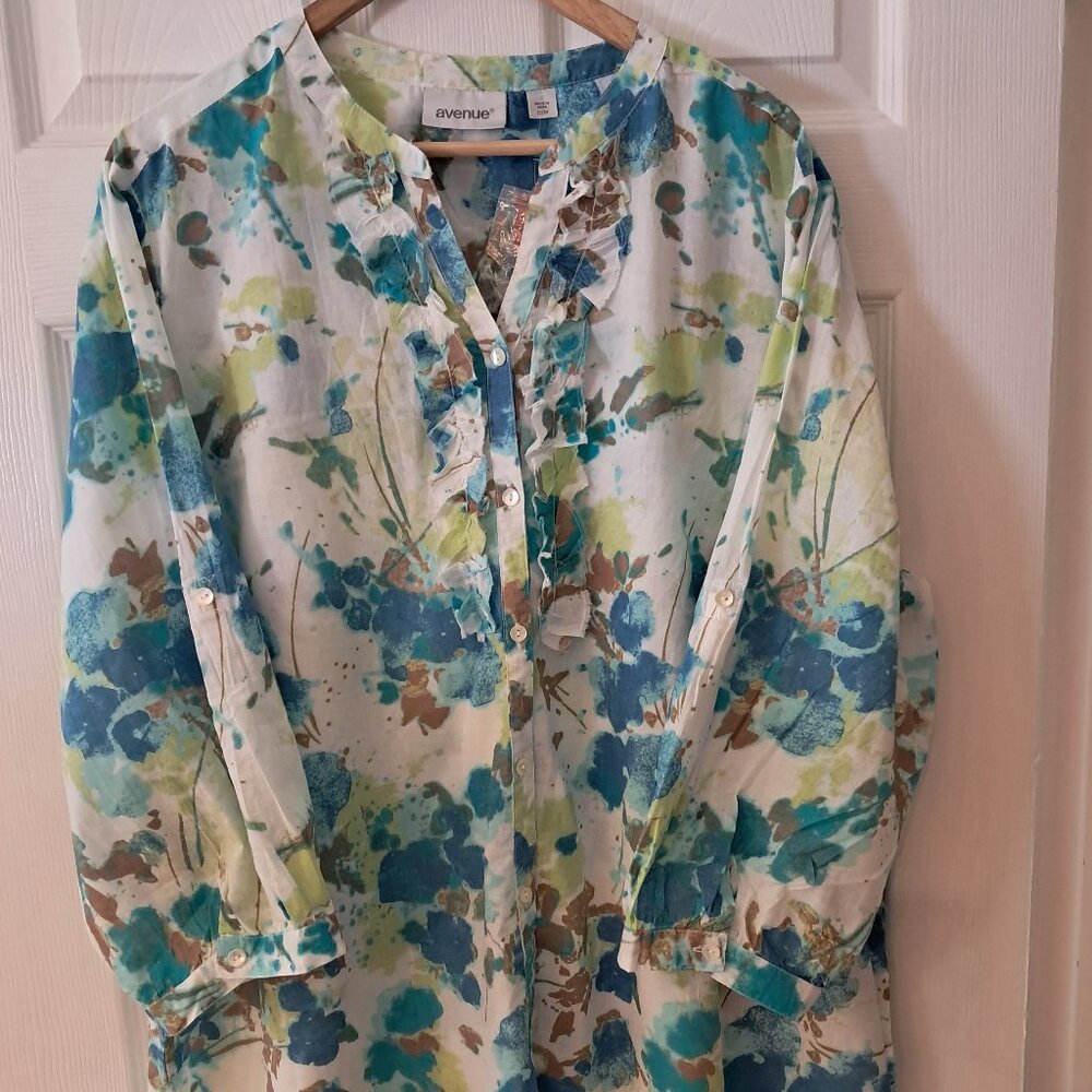 Women's Avenue Button Down Shirt with whimsical green patterns Size 22/24 or 3X